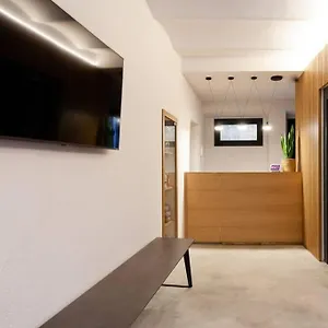 velo-vern-1-beautiful-new-apartment-2-bed-ensuite.topcostabravahotels.com/